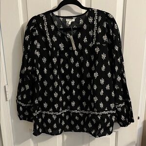 Maurice’s Large NWT Black and White Floral Women's Top
